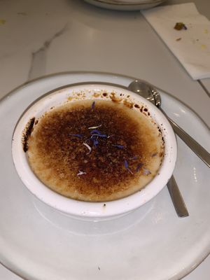 Vegan creme brûlée  at L'Abattoir Vegetal - Guisarde in Paris