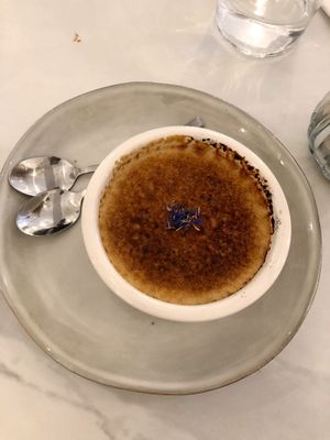 Cashew cream creme brûlée  at L'Abattoir Vegetal - Guisarde in Paris