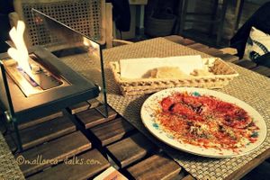 tasty hummus dish at La Negra Criolla in Mallorca