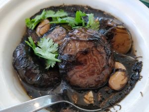 Braised mushroom with fatt choy and cashew nuts at ThaiPan Restaurant in East Singapore