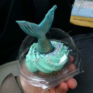 Gorgeous mermaid cupcake! Shimmery and Sparkly. at Forgot the Eggs in Chorley