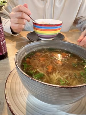 W soboty zjecie iconic zestaw: rosół jak w domu i kotleta „jak ja to zmieszczę”.   at Warzywniak in Wroclaw