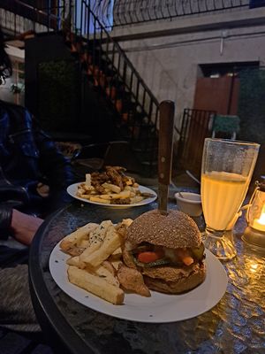 Vegan burgers at Omphalos in Arequipa
