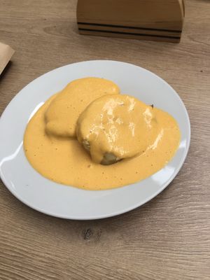 Appetizer: Kartoffeln mit Karrotencreme  at Omphalos in Arequipa