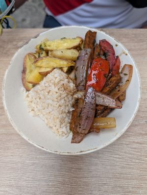 Lomo Saltado at Omphalos in Arequipa
