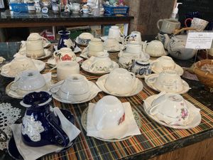 Mugs  at Curiosi-Tea House in Mankato