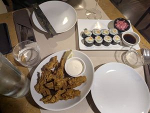 Artichoke tempura and sushi starters 😋 at Haiku in Palermo
