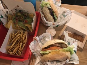 Nachos & burgers at La Trocadero in Barcelona