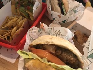 Burger menu at La Trocadero in Barcelona