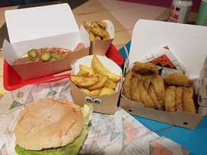 fastfood style lunch  at La Trocadero in Barcelona