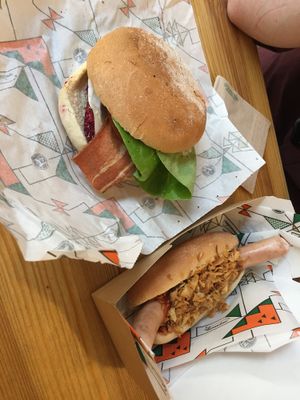 LT Classic Burger & Classic Hot Dog at La Trocadero in Barcelona