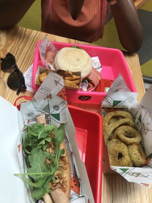 Hot dog + classic burger with onion rings at La Trocadero in Barcelona