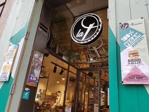 front at La Trocadero in Barcelona