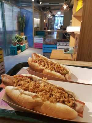 two hotdogs at La Trocadero in Barcelona
