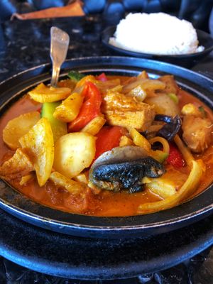 Vegetable Curry with Tofu - Delish/ Yum at Pineapple Village in Gilroy