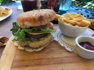 Hamburguesa vegana  at Noguis in Tamarindo