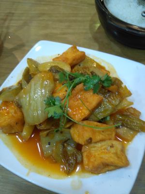 sauted fried tofu with veggies at Hoan Hy in Nha Trang