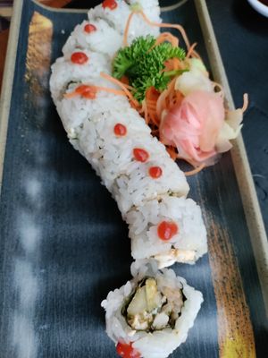 Spicy tuna. Good, but I liked the tempura better at Kappa Sushi in La Fortuna