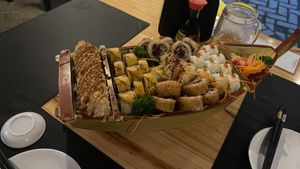 Vegan sushi boat. Four rolls: crispy vegan, spicy tofu, lava crispy, and caribeño vegano  at Kappa Sushi in La Fortuna