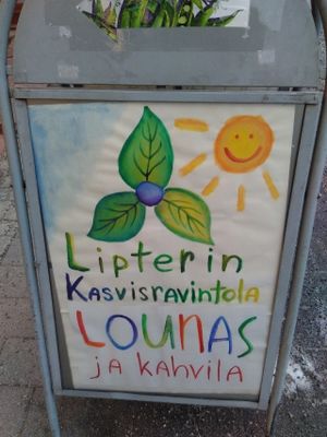 Coffey, apple cake and streetsigns at Lipterin in Lahti