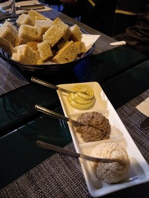 Vegan pates at Organi Chiado in Lisbon