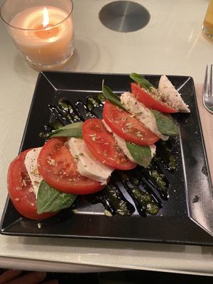 Insalata caprese  at Organi Chiado in Lisbon