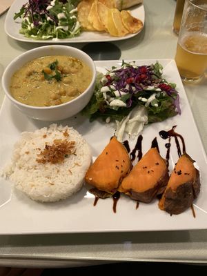 Chickpea curry  at Organi Chiado in Lisbon