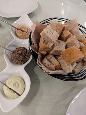 Vegan Pates (3.25€) - 4.5/5.  at Organi Chiado in Lisbon