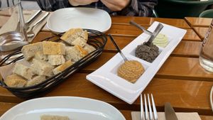 Starter patees  at Organi Chiado in Lisbon
