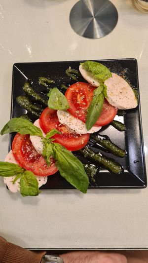 Caprese vegan at Organi Chiado in Lisbon