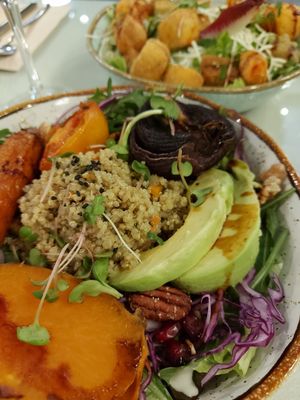 Quinoa salad at Organi Chiado in Lisbon