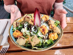 Ceasar salad with tofu and breadcrumbs at Organi Chiado in Lisbon