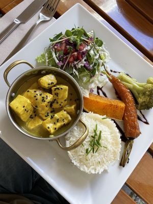 Thai tofu  at Organi Chiado in Lisbon