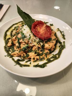 Gluten Free pesto pasta at Organi Chiado in Lisbon