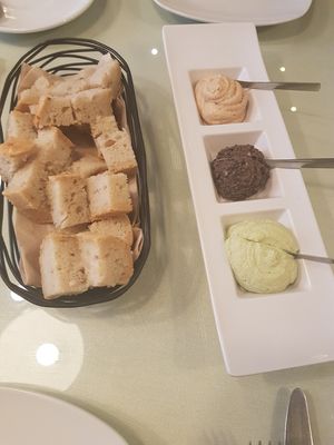 Fresh bread and pate at Organi Chiado in Lisbon