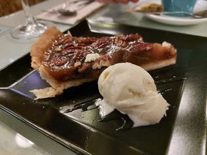 Tarte de noz at Organi Chiado in Lisbon