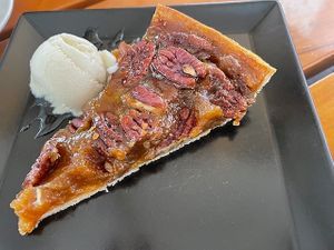 tarte aux noix de pecan at Organi Chiado in Lisbon