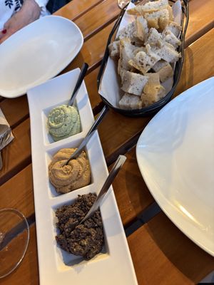 Mini patés  at Organi Chiado in Lisbon