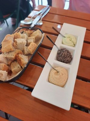 Bread and tapenade at Organi Chiado in Lisbon