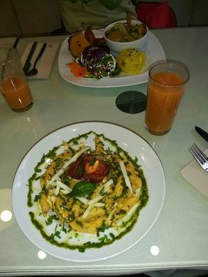 Great food and the best apple carrot juice at Organi Chiado in Lisbon