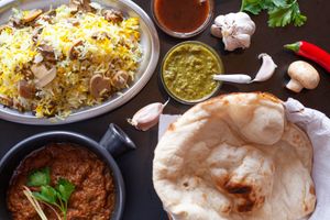 Aubergine curry, mushroom rice and a naan break - delicious vegan food at Bombay Spice in Funchal