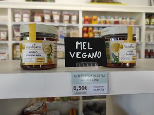 Vegan honey at EasyGreen Vegan Foodstore & Snack bar in Porto
