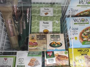 Freezer at EasyGreen Vegan Foodstore & Snack bar in Porto