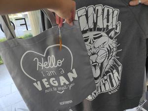 Hello at EasyGreen Vegan Foodstore & Snack bar in Porto