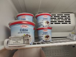 Mascarpone ! at EasyGreen Vegan Foodstore & Snack bar in Porto