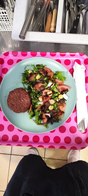 Hambúrguer #Veganuary at EasyGreen Vegan Foodstore & Snack bar in Porto