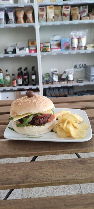 Hambúrguers #Veganuary at EasyGreen Vegan Foodstore & Snack bar in Porto