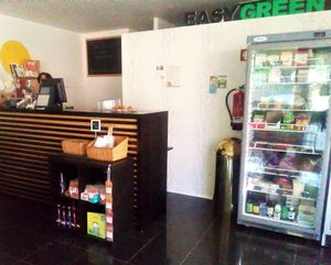 Entrance at EasyGreen Vegan Foodstore & Snack bar in Porto