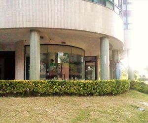 Street view at EasyGreen Vegan Foodstore & Snack bar in Porto