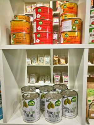 items 7 at EasyGreen Vegan Foodstore & Snack bar in Porto